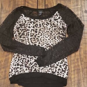 Rue21 Black and White Animal Print Long Sleeve Top